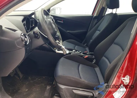 2016 Scion Ia Base z USA, uszkodzony, nr VIN 3MYDLBZV8GY115398